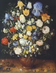 Blumenstrauß in Keramikvase