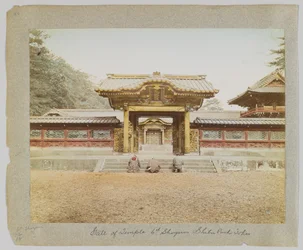 Tor des Tempels des 6. Shogun, Shiba Park, Tokio, Japan (handkoloriertes s/w Foto)