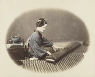 Frau spielt ein Koto
