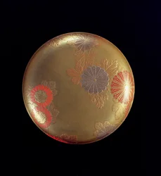 Deckel einer Schachtel (Goldlack)