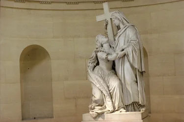Marie Antoinette (1755-93) gehalten von der Religion, 1825 (Marmor)