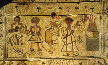 Detail des Mosaikbodens, der die Bindung Isaaks darstellt