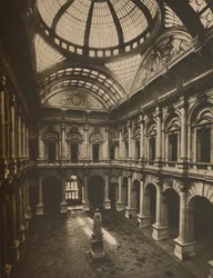 Innenhof des Royal Exchange mit Glasdach