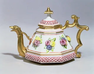 Achteckige Meissener Teekanne, um 1718, Porzellan