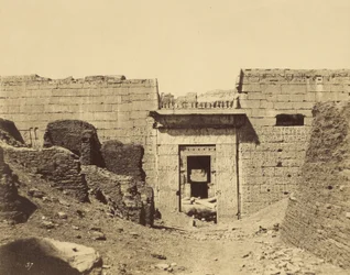 Médinet-Habou, Palast von Ramses Mériamun, Eingang zum zweiten Hof