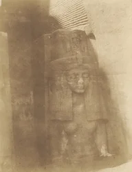 Spéos de Ehre in Istamboul, Statue einer Frau