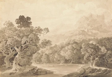 Bewaldetes Flussufer, Hügelstadt und Berggipfel in der Ferne