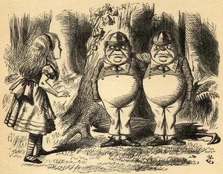 Alice mit Tweedledum und Tweedledee. Illustration von Sir John Tenniel