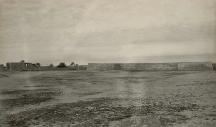 Fort, vermutlich Fort Mosselstein der VOC bei Band-e Charak nahe Bandar-e Lengeh im Iran