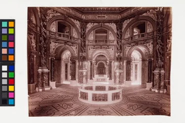 1., Maria-Theresien-Platz - Kunsthistorisches Museum - Innenansicht - Kuppelhalle im 1. Stock