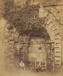 Kirkstall Abbey. Tür auf der Nordseite