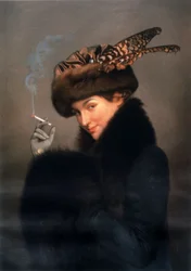 Frau raucht Zigarette