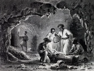 Archäologische Entdeckungen in den Höhlen von Samoun, Gravur nach einer Zeichnung von Karl Girardet (1813-1871)