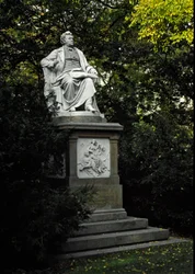 Denkmal zu Ehren des österreichischen Komponisten Franz Peter Schubert (1797-1828) in Wien, Stadtpark, Österreich