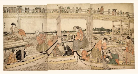 Fischerboote mit Netzen unter der Ryōgoku-Brücke