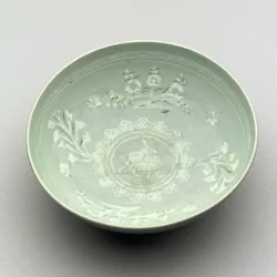 Schale mit Celadonglasur, 1250-1350 (Keramik)