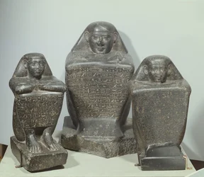 Blockstatuen von Akhamenru, Harwa und Amenemonet, 25.-26. Dynastie