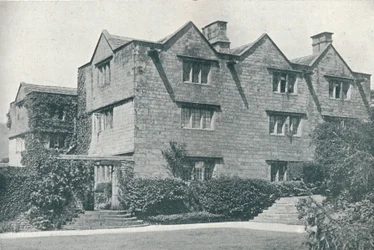 Eyam Hall, Derbyshire, um 1907