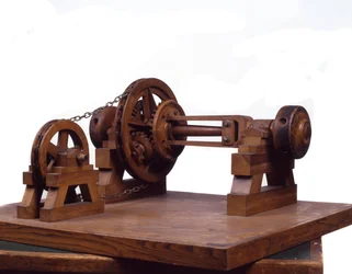 Holzmodell von Zahnrädern und Rädern basierend auf dem Design von Leonardo da Vinci. Wissenschafts- und Technikmuseum, Mailand.