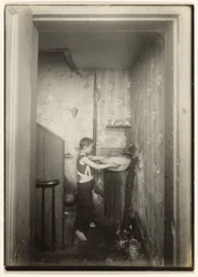 Ein Wasserhahn für das ganze Mietshaus, N.Y.