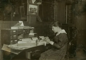 Malvina Amundsen, eine 15-jährige Büroangestellte bei der Eastern Talking Machine Co. in der Tremont Street 177 in Boston, Massachusetts
