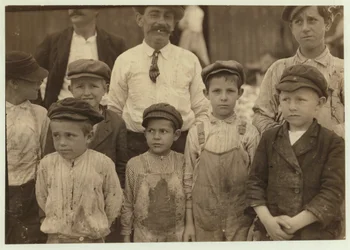 Shrimp-Picker im Alter von 5 und 8 Jahren bei Dunbar, Lopez, Dukate Co, Biloxi, Mississippi, 1911
