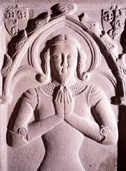 Grabstein mit Reliefdekorationen, Coetquen-Turm, Dinan, Bretagne. Detail. Frankreich
