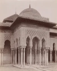 [Hof der Löwen, Alhambra, Granada], 1880er-90er Jahre