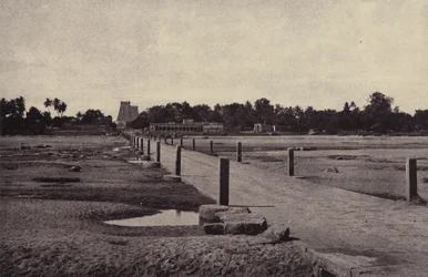 Madura: Der Vygay-Fluss mit Damm nach Madura