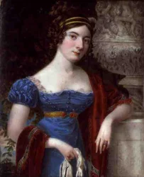 Dame in einem blauem Kleid mit Spitzenbordüre