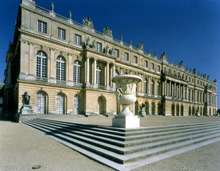 Hauptteil der Gartenfassade, 1668-84