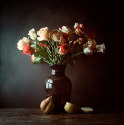 Stimmungsvolle Rosen und Birnen