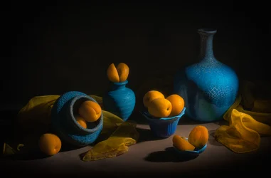 Blau-goldenes Stillleben