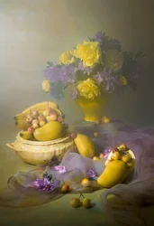Elegante Früchte und Blumen
