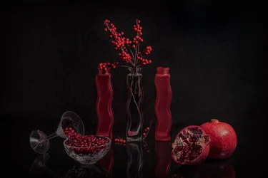 Elegantes rotes Stillleben