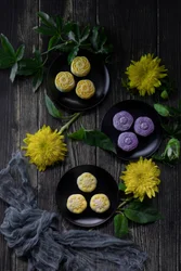 Festliches Stillleben mit Mondkuchen