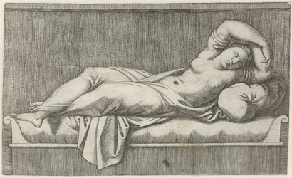 Cleopatra halbnackt auf einem Bett liegend