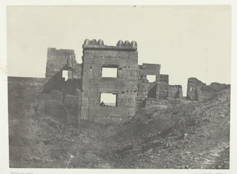Médinet-Habou, Ostfassade des Gynäkeions von Ramses-Miamun, Theben, 1849-51, gedruckt 1852
