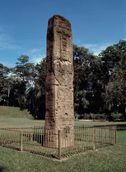 Detail der Stele E auf dem großen Platz