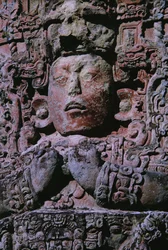 Stele auf der Großen Plaza (Detail)