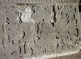Der große Ballspielplatz (750-1200)