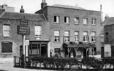 The Flask Ale House, Highgate Village, London, 1926-1927