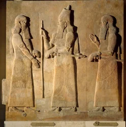 Orientalische Altertümer: Detail eines Alabasterreliefs, das Sargon II. bei der Erteilung von Befehlen an einen hohen Beamten zeigt, aus dem Palast Sargons II. oder Scharrukin, König von Assyrien, in Khorsabad (Khunsabad) (Mesopotamien), Irak. 722-705 v.