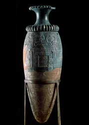 Minoische Kunst: Rhyton oder Rhyton oder Rhyton (Apparatvase) aus grünem Stein. Aus Zakros, Kreta. Archäologisches Museum, Heraklion