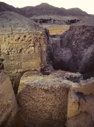 Graben an der neolithischen archäologischen Stätte von Jericho