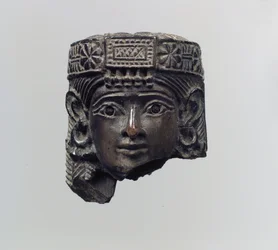 Kopf einer weiblichen Figur, ca. 8. Jahrhundert v. Chr.