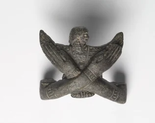 Bronzemontierung von einem Shawabty-Bündel: Gekreuzte Arme, späte 18. bis frühe 19. Dynastie, um 1336-1256 v. Chr.