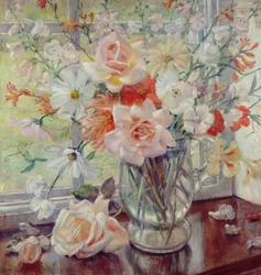Ein Stillleben mit Sommerblumen in einem Glaskrug