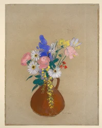 Blumenstrauß in brauner Tonvase
