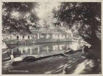 Badegelegenheit mit Galerie, möglicherweise in Surabaya